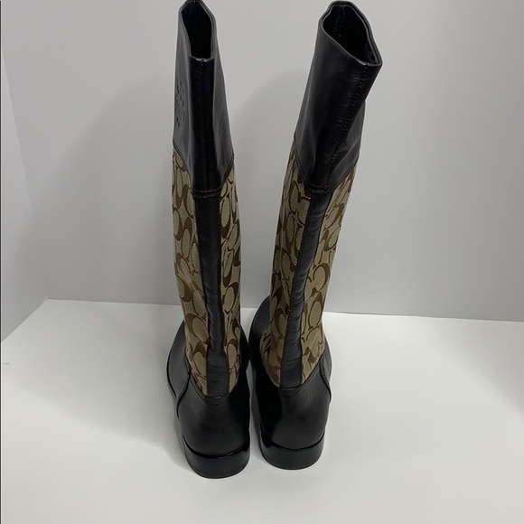 Used coach signature style boots - Picture 3 of 8